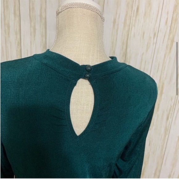 Last 2! NWT green plus sized key hole bodysuit - Picture 5 of 11